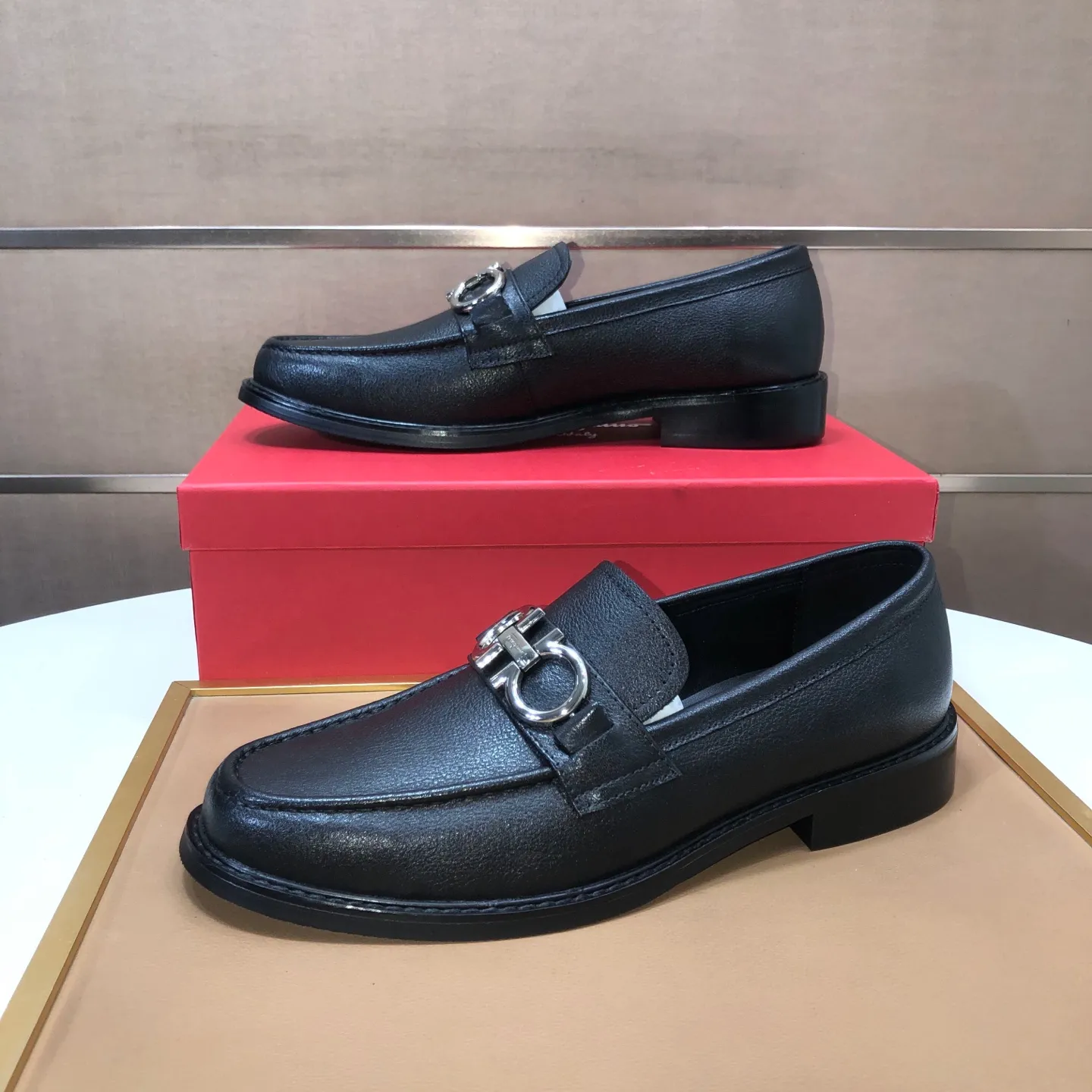 Men's shoes 💰460💰[Ferragamo/Ferragamo] The latest model in the counter. Original imported high-quality cowhide with open sides + imported sheep lining + original luxury metal buckle + original combination outsole. Comparison without pressure 38–44🎉